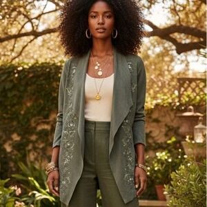 Chicos Green Suede Open Front Embroidered Cardigan SZ 1 (8/10) MEDIUM